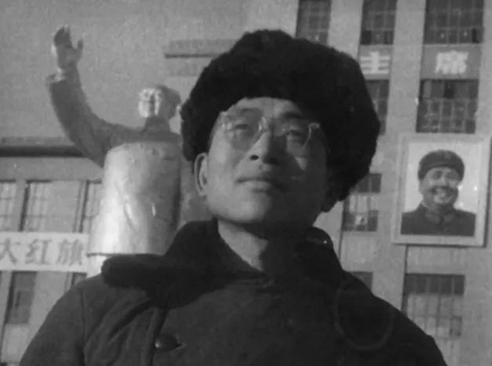 1966年，司徒兆光從蘇聯(lián)歸國，為北京工業(yè)學(xué)院創(chuàng)作毛主席雕像.jpg